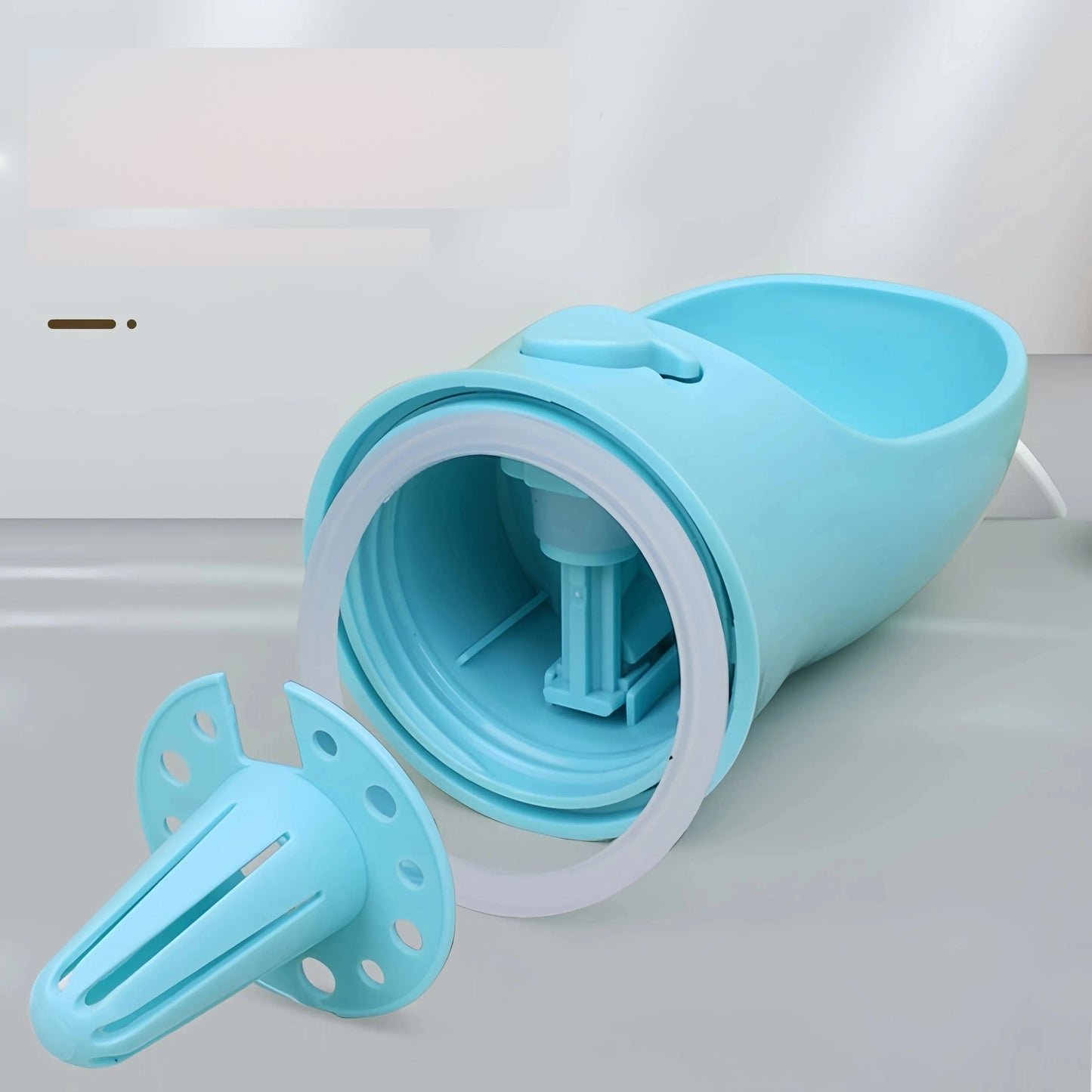 Bouteille d'eau portable 2-en-1 pour chiens et chats en balade